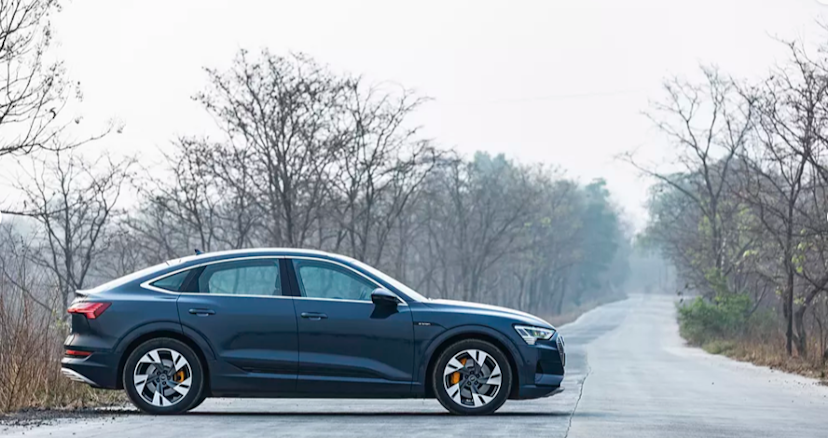 Audi-E-Tron-Sportback-Ev-Right Side View