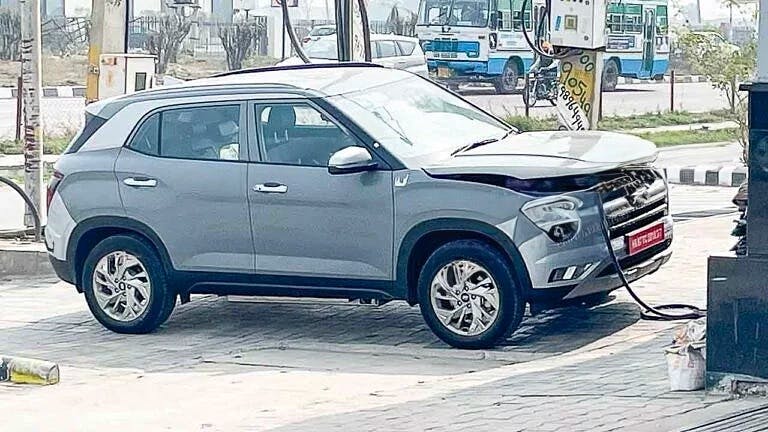 hyundai creta ev right front on charge