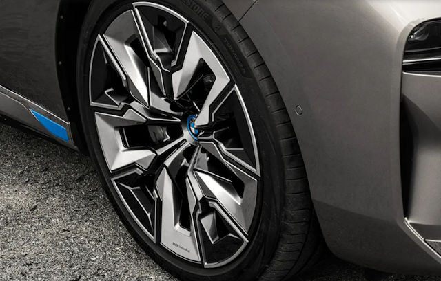 BMW-i7-Wheel
