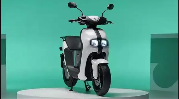 Yamaha-Neo-Ev-Front View