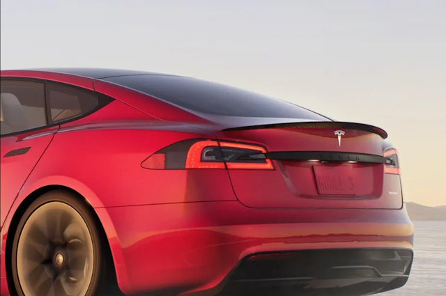 Tesla-Model-S-Ev-Taillight