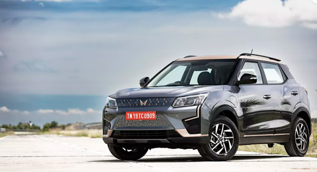 Mahindra-XUV400-Ev-Left Front Three Quarter