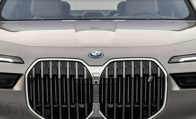 BMW-i7-Grille