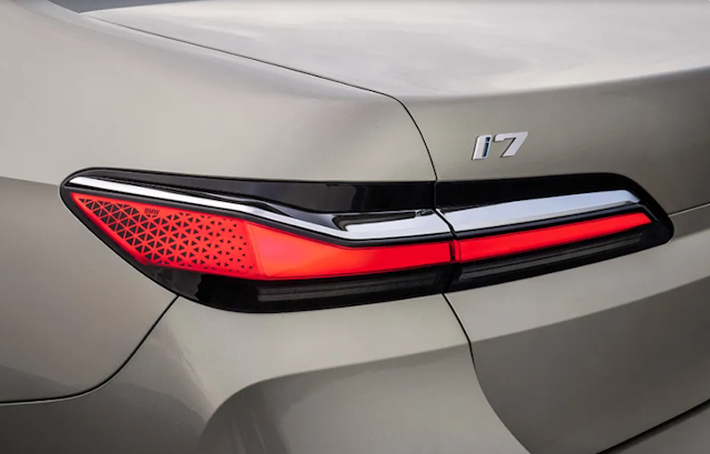 BMW-i7-Taillight