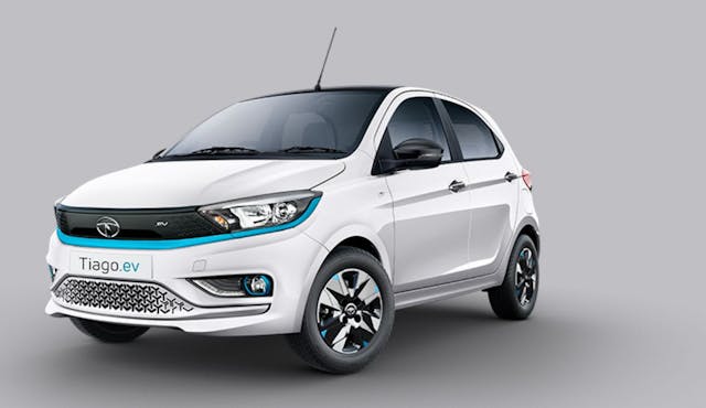 Tata Motors_Tiago EV_XT Medium Range1